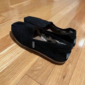 Toms Original Canvas Slip Ons - Size 8
